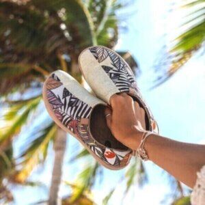 Size 10 UIN Slip On Shoes Canvas Comfortable Loafers Palm Vibe